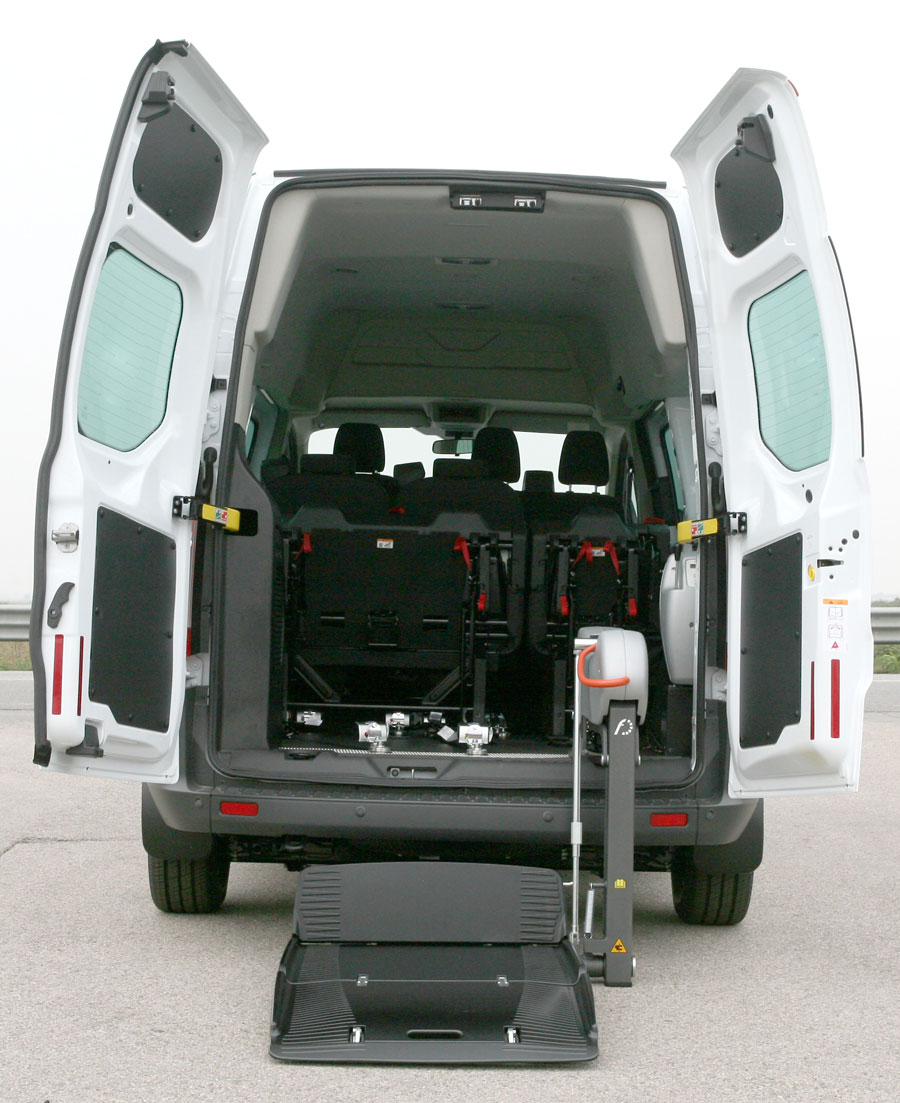 The PARAVAN Ford Tourneo Custom with Lifting system for wheelchairs